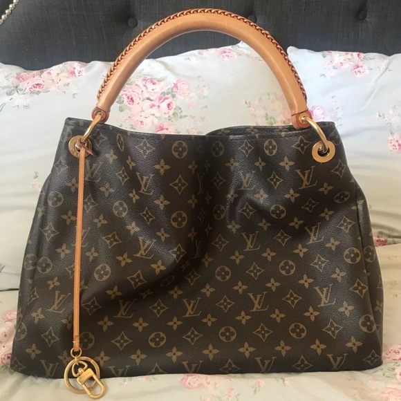 Louis Vuitton Handbags - ✨✨ S O L D ✨✨